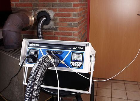 Durchführung des ausführlichen 4 Pa-Test mit dem Wöhler DP 600 Dichtheitsprüfgerät